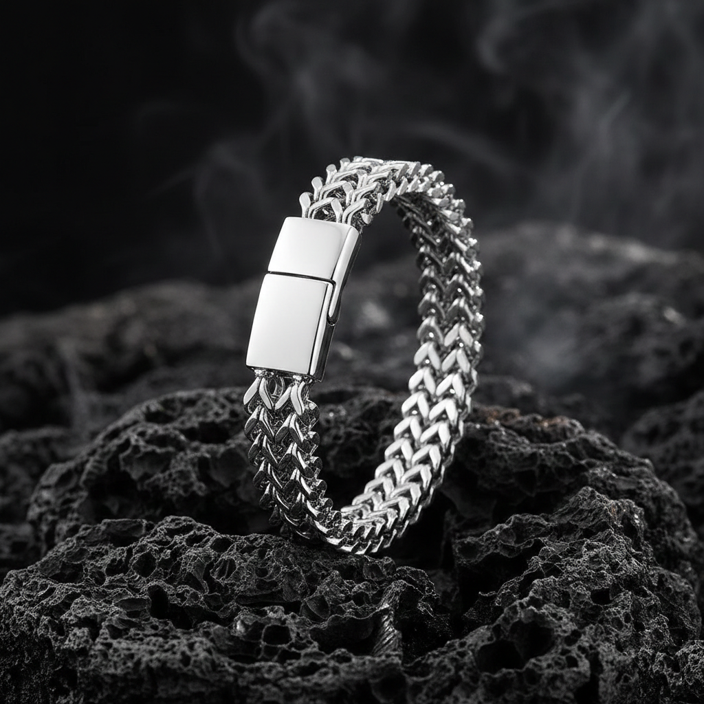 Noble Knot Bracelet